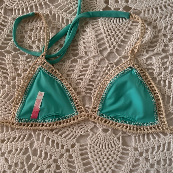 Victoria Secret Swim Top size small (Top only) - Picture 2 of 3